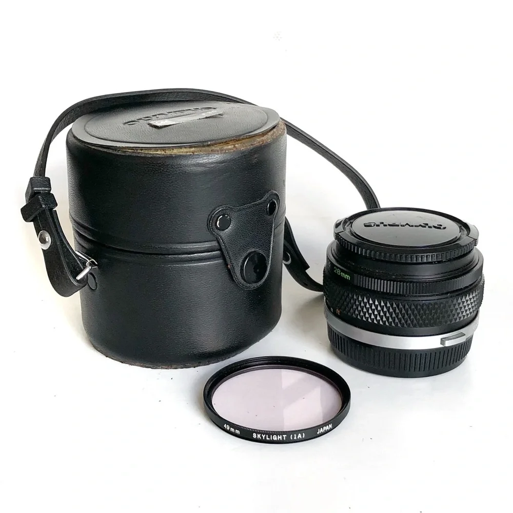 Olympus OM-System G.Zuiko Auto-W 28mm f/3.5 Wide Angle Lens Skylight Filter Case